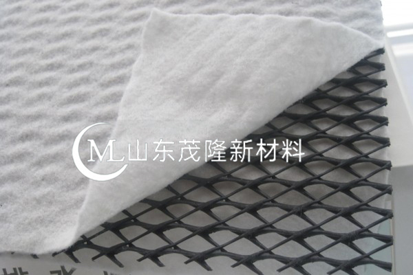 三維復(fù)合排水網(wǎng)的特性有哪些？